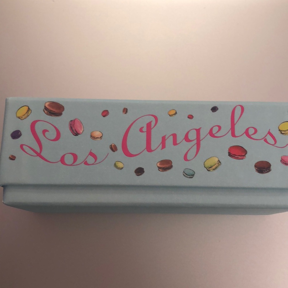 Laduree Box - Picture 2 of 5